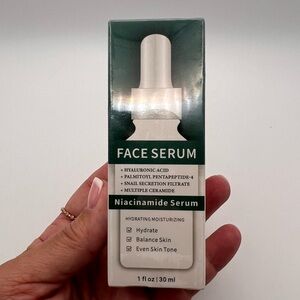 Hydrating Niacinamide Face Serum with Green and White Packaging